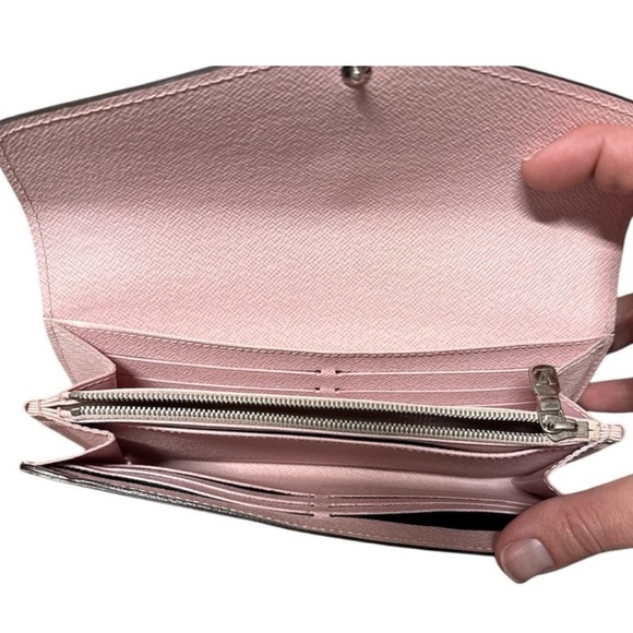 Louis Vuitton Elegant Pink Women's Clutch long wallet. No call outs - Picture 5 of 8